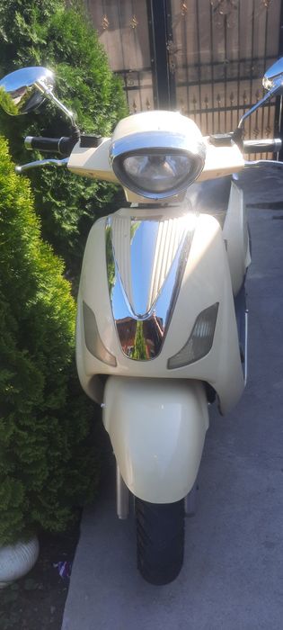 Scuter Electric E-tropolis
