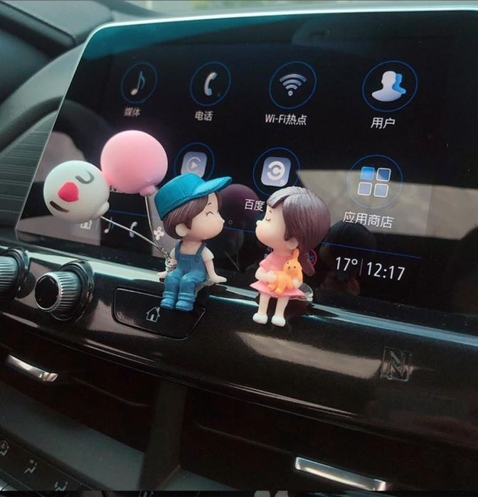 игрушка на панель авто