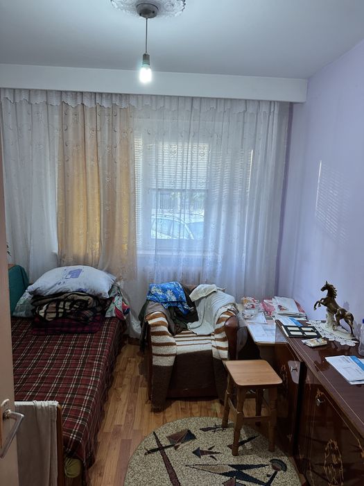 Inchiriez apartament 3 camere