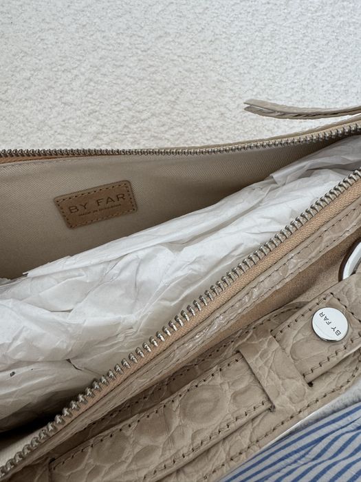 By Far Gib велурена чанта