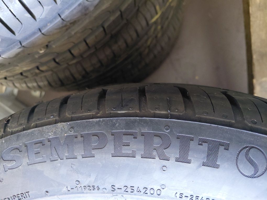 225/45/18" Semperit 1бр.гума дот2025