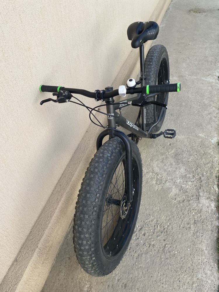 Vand bicicleta FatBike - roti groase