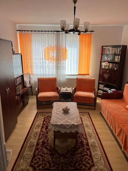 Vand casa cu 3 camere, garaj, livada si teren in Miercurea Nira