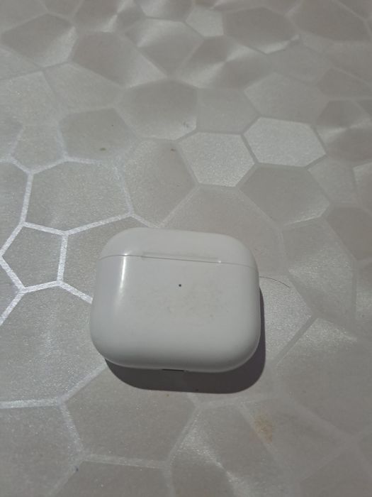 AirPods почти новое