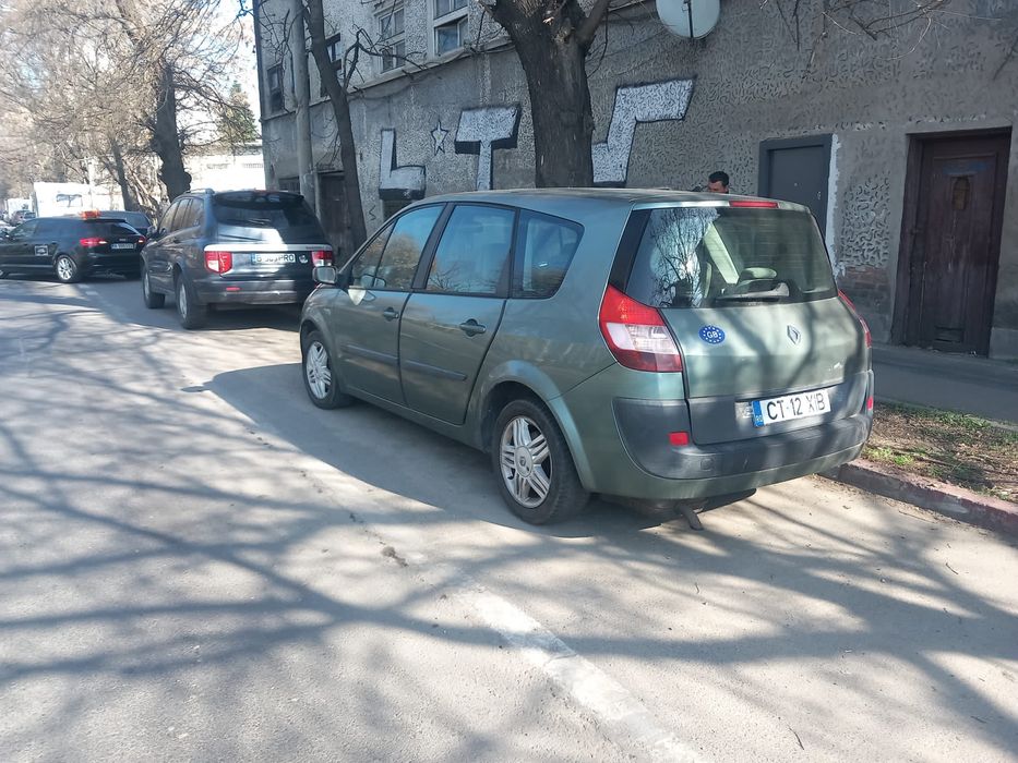 Dezmembrez Renault scenic 1.6 16 V