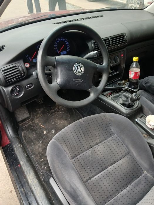 Vând Passat b55 an 2003 adusa recent numere roșii 18 bezina