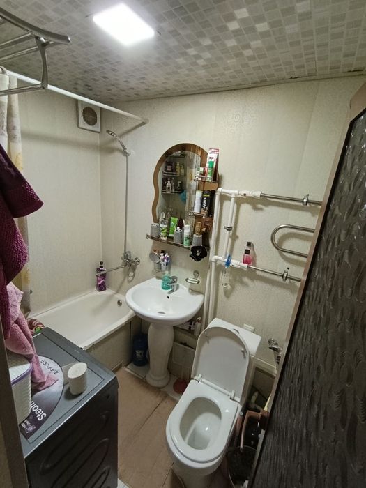 34 maktab tomonda 3 xonali uy sotiladi