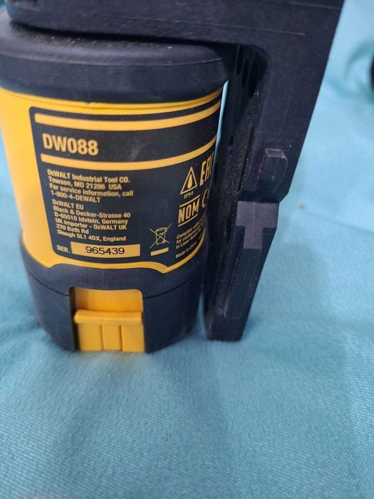 Vand laser constructii Dewalt dw088 + accesorii