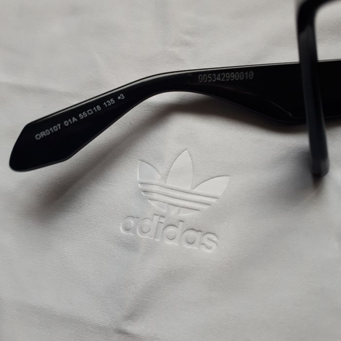 Vand ochelari de soare noi Adidas Originals - unisex(ultima pereche)