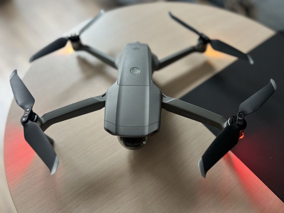 Продавам DJI Mavic Air 2 Fly More Combo