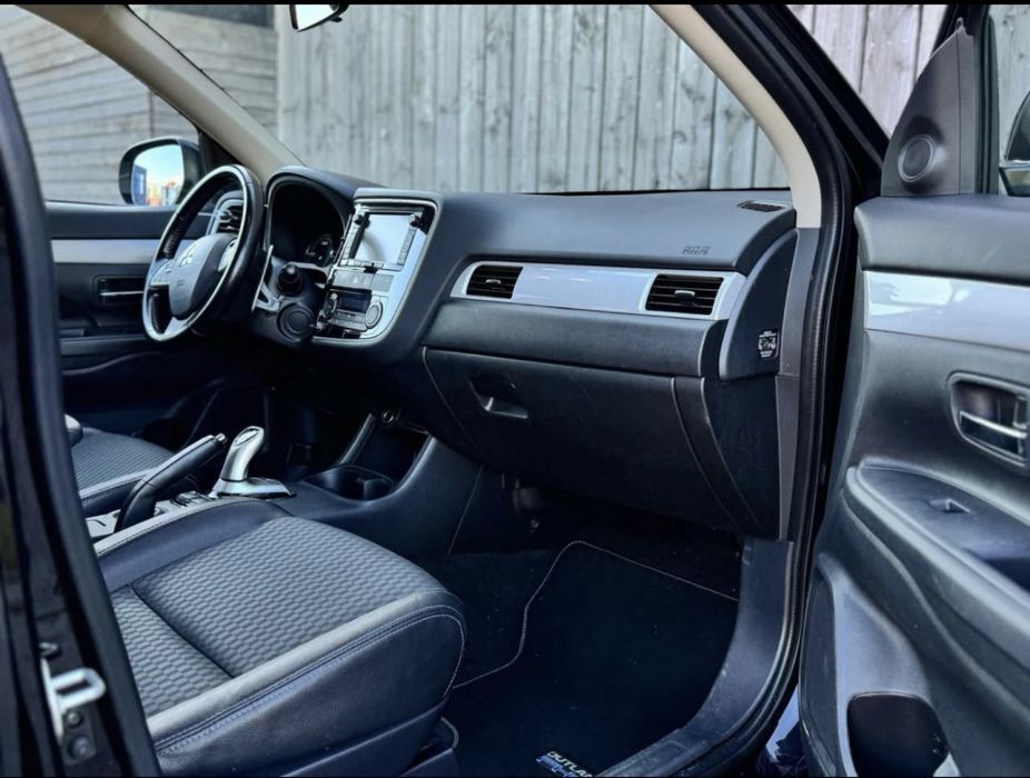 Mitsubishi Outlander 2015 PHEV