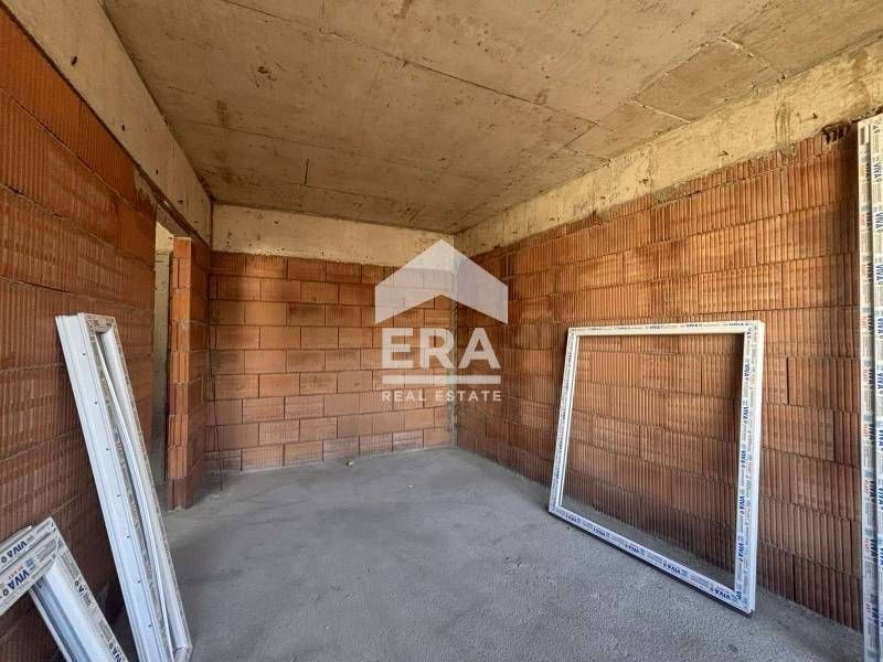 Продава се Двустаен апартамент в Варна, Гранд Мол Варна - 65 кв.м за 2031 €/кв.м - Снимка #3