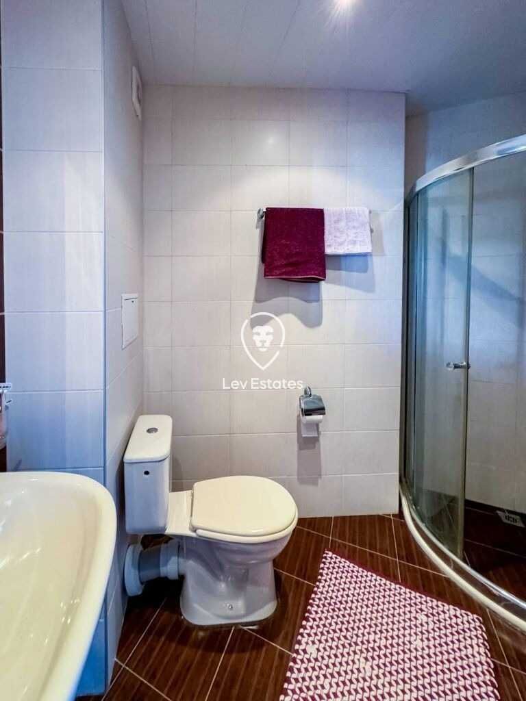 Продава се Двустаен апартамент в Бургас, Сарафово - 63 кв.м за 1302 €/кв.м - Снимка #4