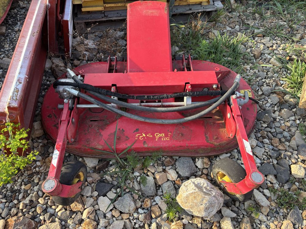 Tocatoare , coasa pt tractoras de gazon