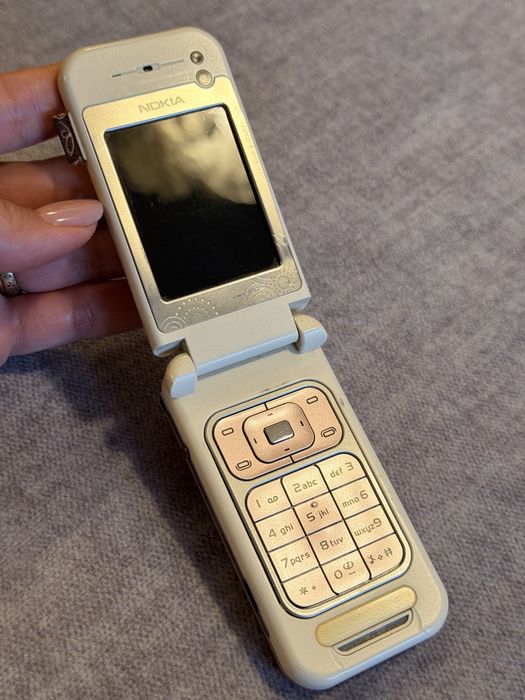 Nokia 7390 L’Amour Collection