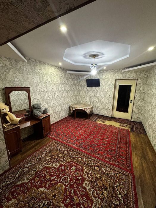 Yakasaroyda 1 hona kvartira sotiladi