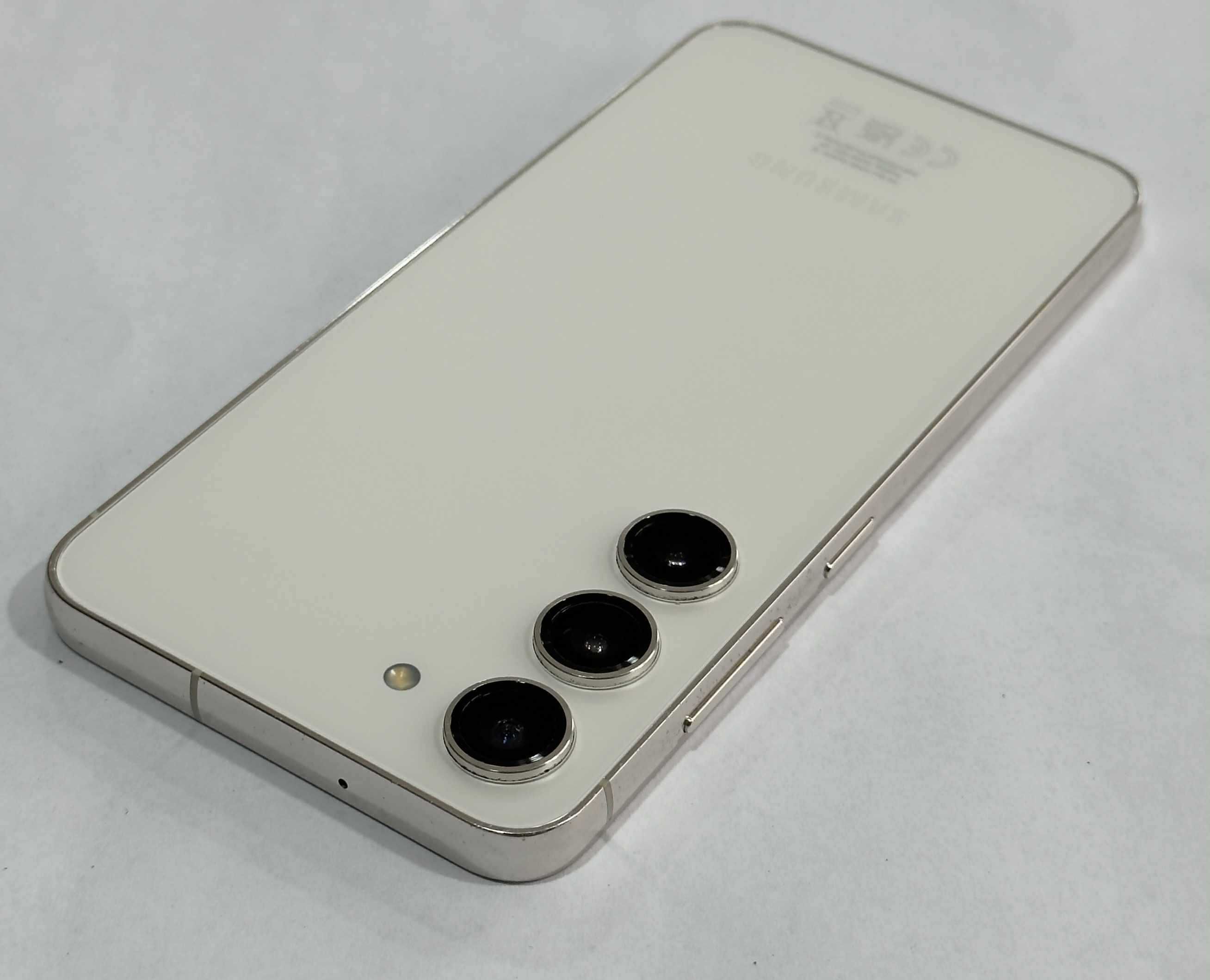Телефон Samsung S23 128/8gb