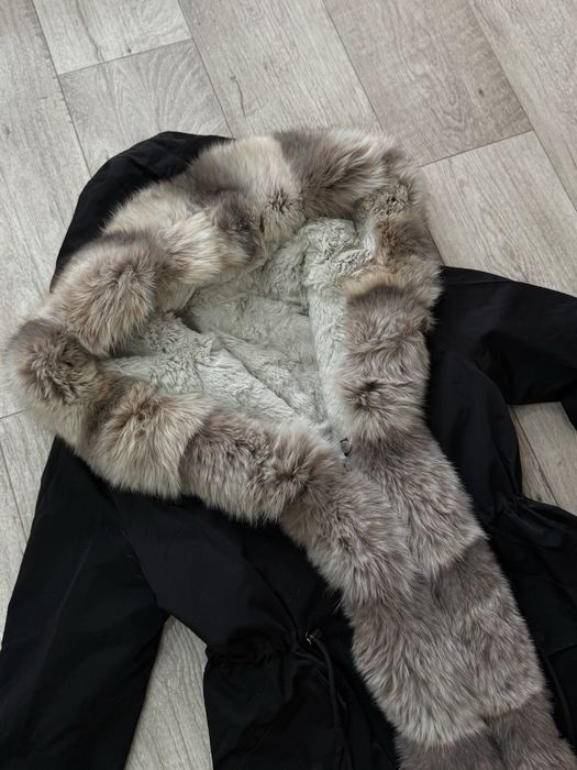 Продам парку женскую