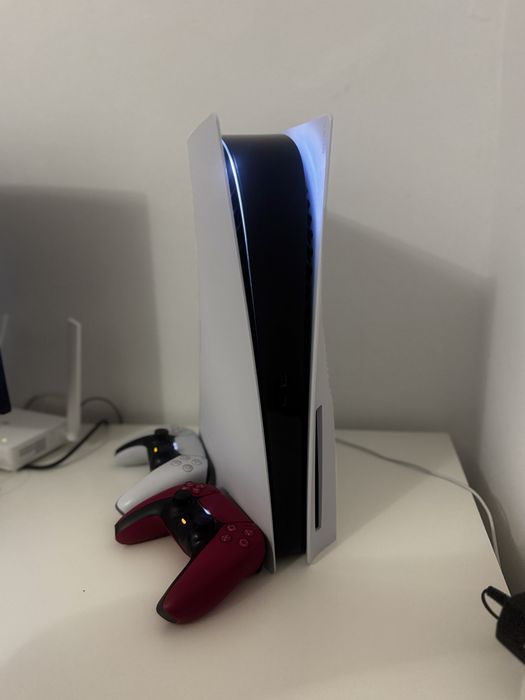 PS5 Disc Edition cu 2 controllere – funcționează perfect