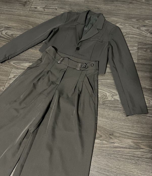 Сет сако и панталон в сиво