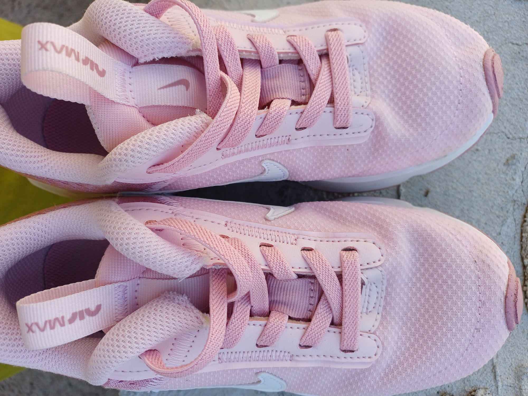 Маратонки за момиче, NIKE airmax, удобни, 31ви номер