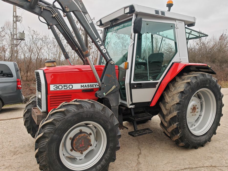 Tractor Massey Ferguson 3050 cu încărcător frontal Manip