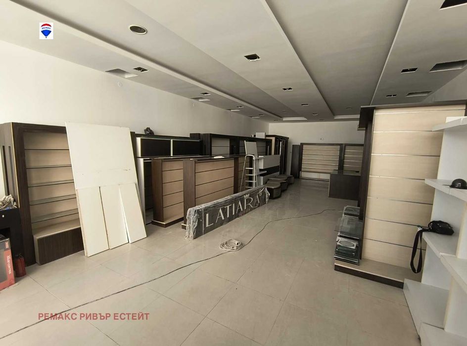 Дава се под наем Магазин в Русе, Център - 200 кв.м за 1000 € - Снимка #1