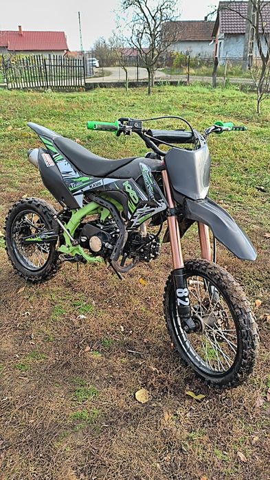 ...Vând kxd 125,