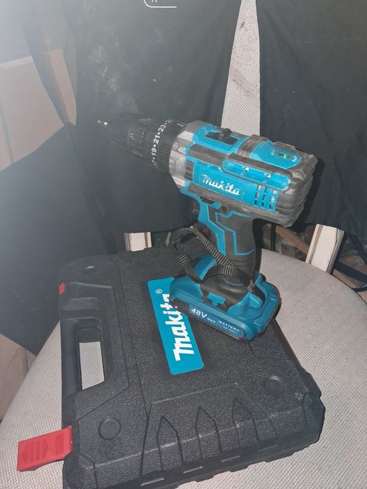 Шуруповёрт Makita