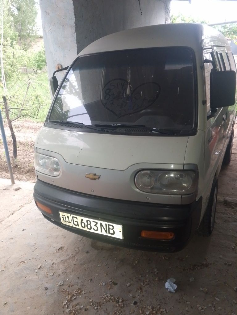 Puli kelishtirladi kurib moshina oldida gaplashiladi