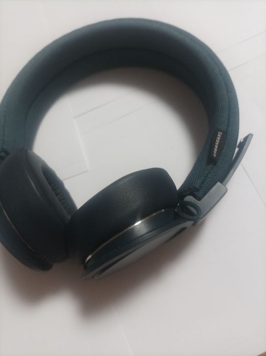 Безжични аудио слушалки URBANEARS