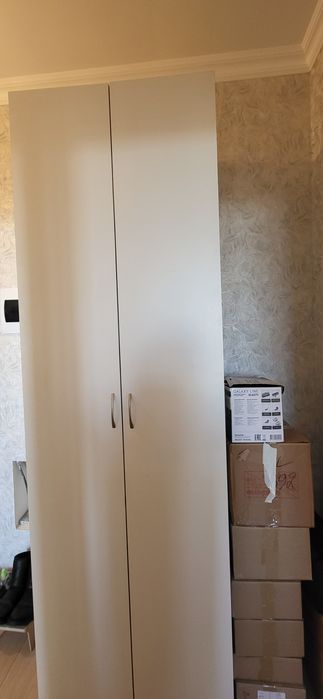 Шкаф белый в хорошем состоянии