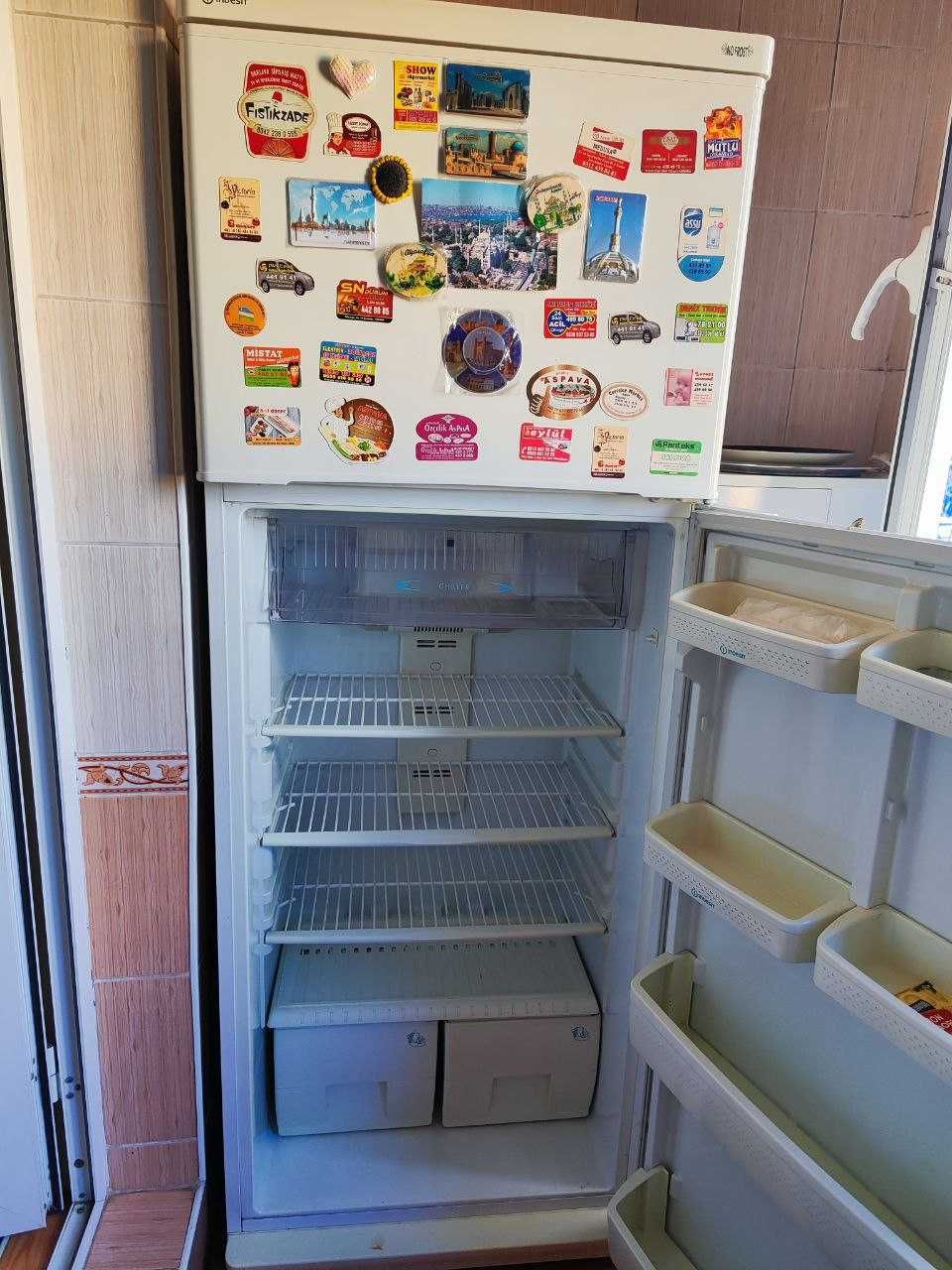 Продаю холодильник Indesit в хорошем состоянии