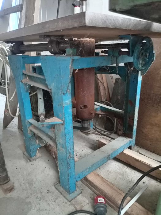 Vand Circular si  freza  pentru lemn