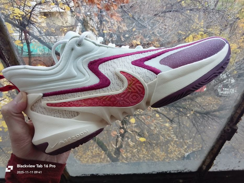 Nike Air Zoom COSMIC