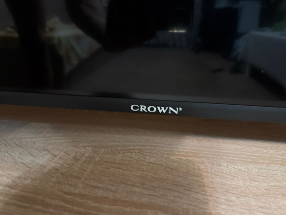 Телевизор Crown 43 инча FULL HD