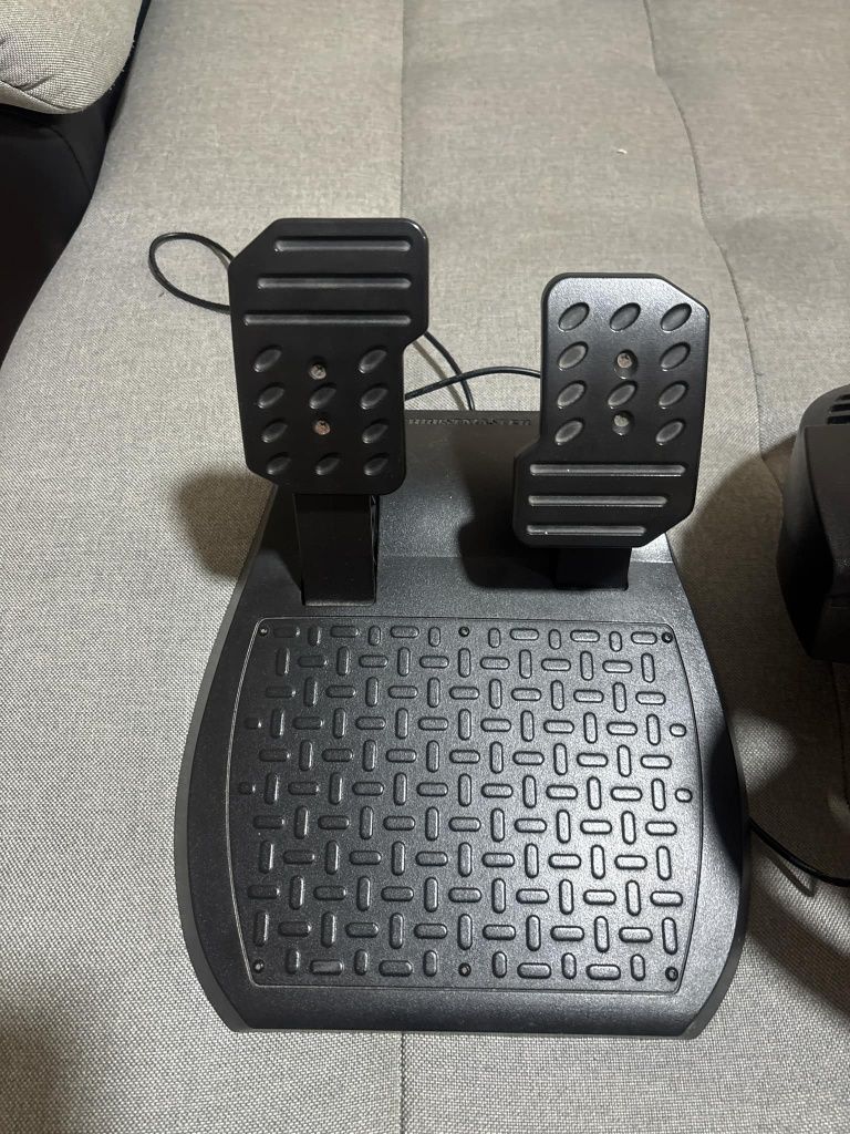 Волан с педали Thrustmaster T80 Racing