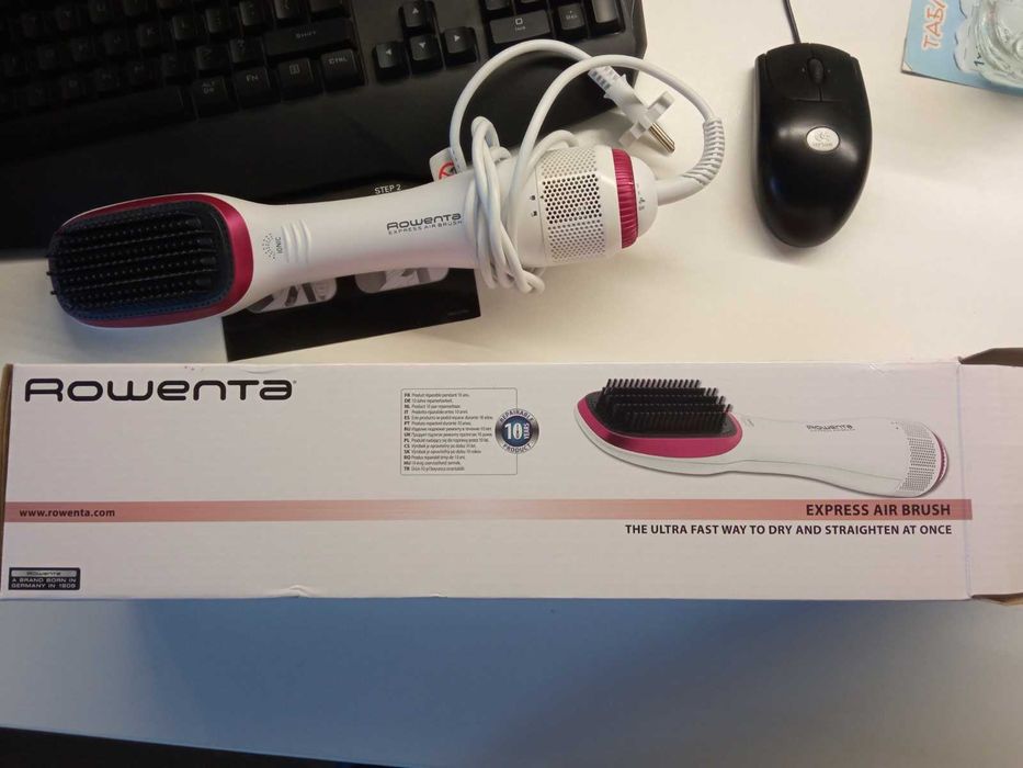 Четка за изправяне на коса Rowenta Express Air Brush CF6220F0