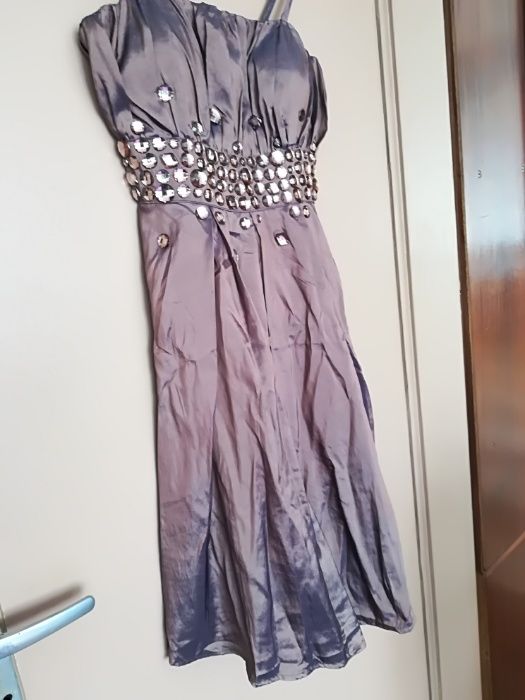 Елегантна рокля