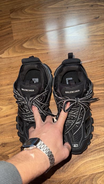 Balenciaga Track 42 LED NOI