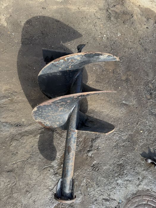 Burghiu pentru echipament forat gropi