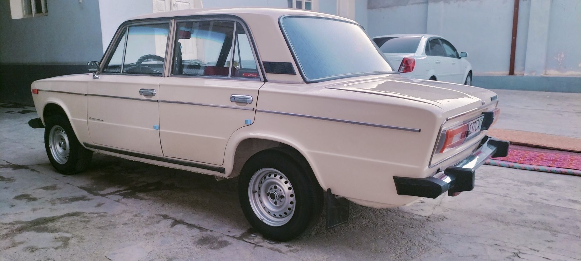 Vaz 2106 Sotiladi.Holati Alo.Mashena Faqat Ozroq Zadnimosda Ovoz Bor.