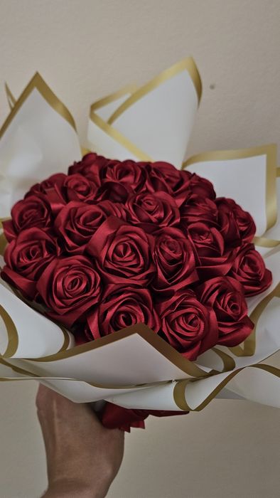 Buchet trandafiri din satin