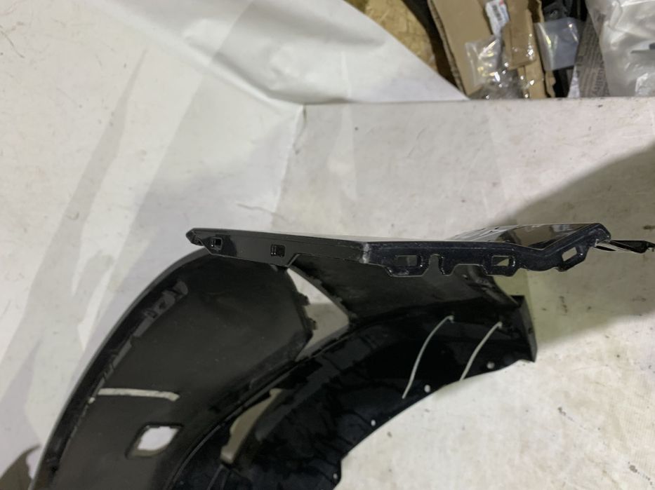 Bara fata Nissan Qashqai, 2021, 2022, 2023, 2024, cod origine OE 620226UA0H, cu gauri pentru senzori de parcare (4). Cromul de pe grila este atins.