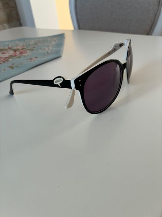 Слънчеви очилa Moschino