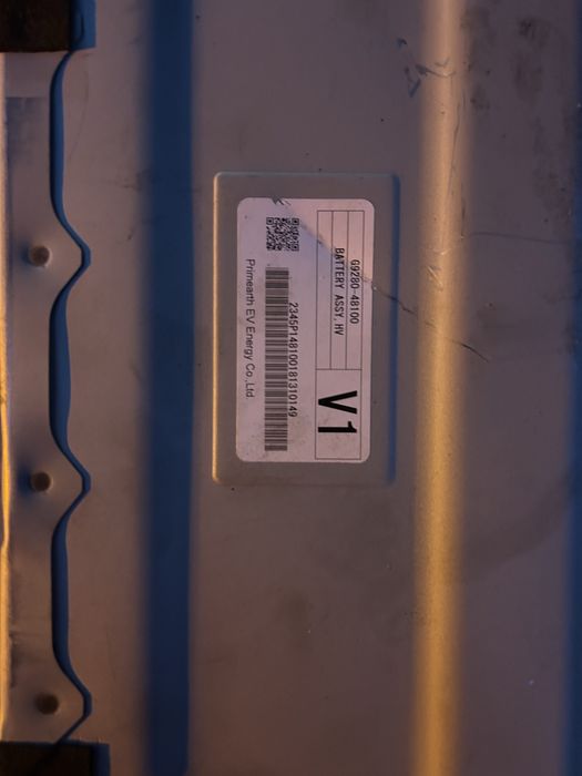 Продавам хибридна батерия за Тойота Рав-4