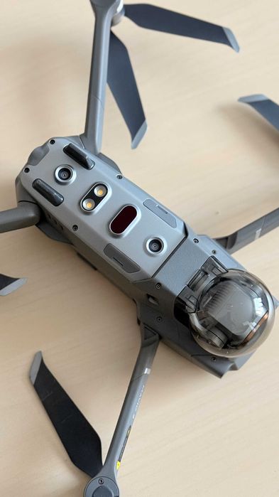 Dronă DJI Mavic 2 Pro + FLY COMBO – 3 baterii, controller, filtre ND