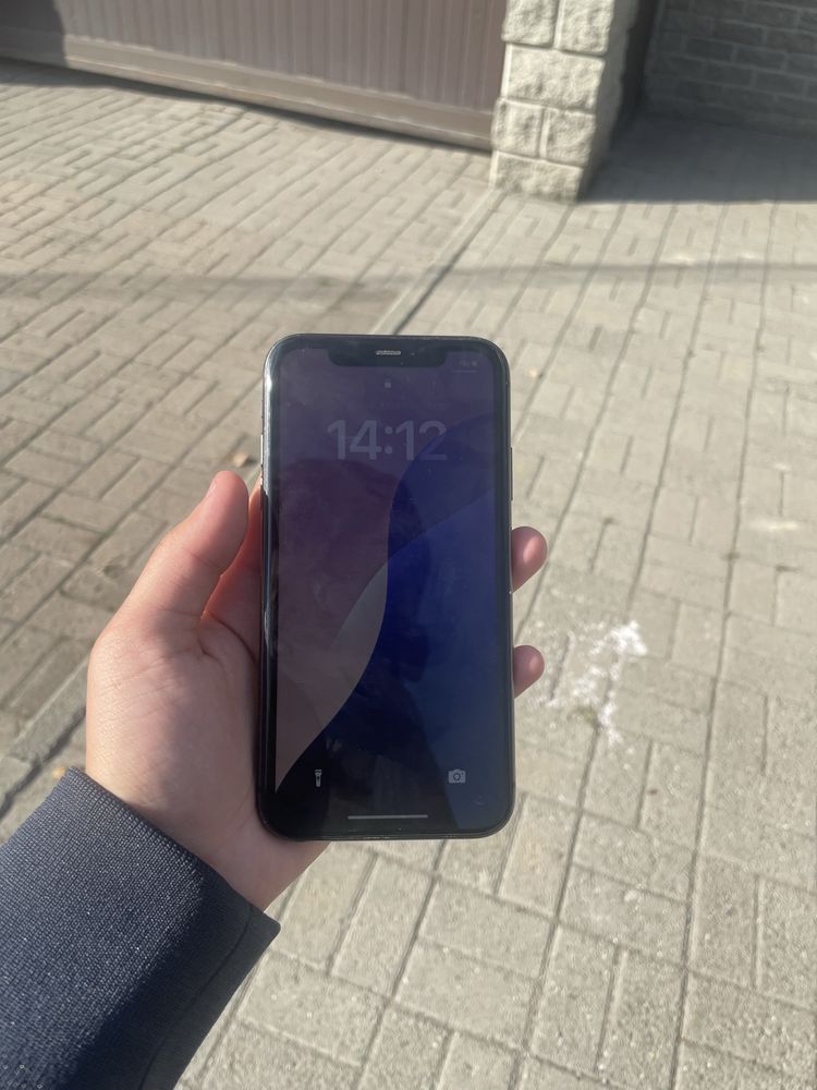 Продам обмен Айфон 11 срочно