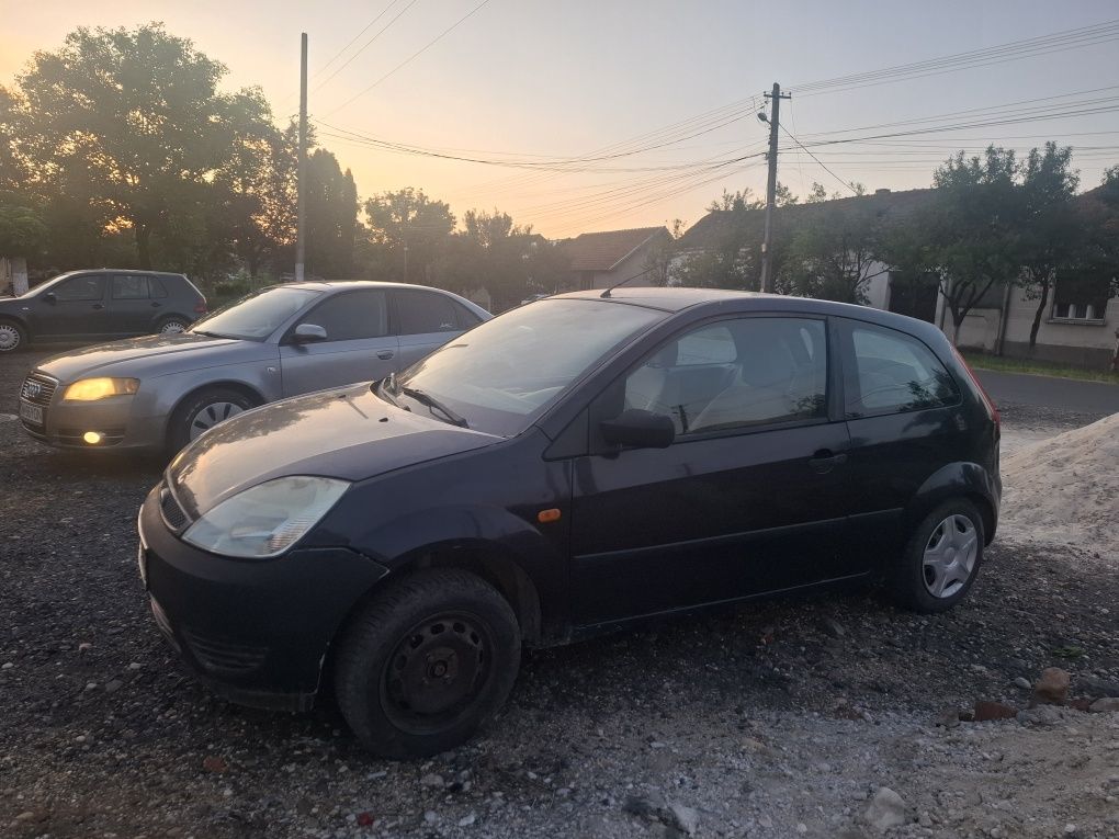 Dezmembrez ford fiesta 5