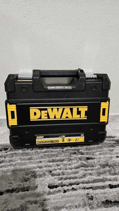 DeWalt DCD100y, 2 viteze 18v XR, 2x2Ah,incarcator si geanta , sigilata